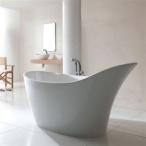 The drayton bathtub from victoria + albert baths offers period design with contemporary ergonomic features, such as a larger bathing well and a countered, extended backrest. Amalfi Bathtub by Victoria and Albert | Free Shipping