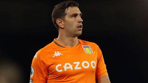 Emiliano martínez official fanpage | arsenal f.c. Emi Martínez asegura que irse al Aston Villa "es un paso ...