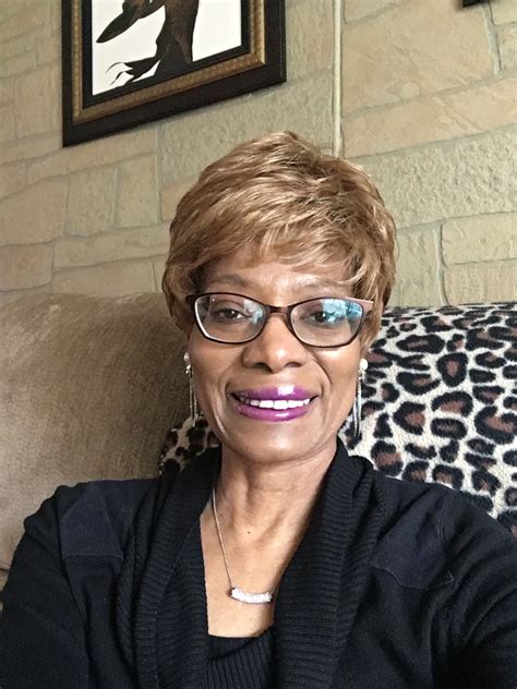 Necks are sexy, and when they have a pretty face and great eyes is way better. Pin on Sexy short hair