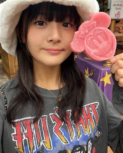 伊與田綾音さんのインスタグラム写真 伊與田綾音instagram 「寒い時期でもアイスは欠かせないね🍦🤍 あやは冬になると無性に雪見だいふくが食べたくなります⛄️」11月4日 16時49