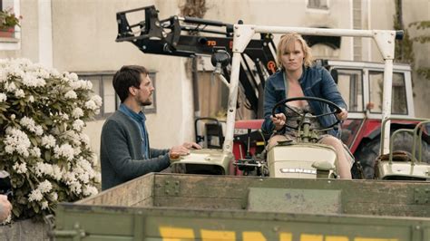 In der fortsetzung der komödie eine ganz heiße nummer müssen sich die bewohner von marienzell mit dem bevökerungsschwund in ihrem dorf befassen. Bild von Eine ganz heiße Nummer 2.0 - Bild 9 auf 19 ...