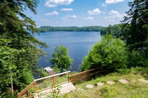 Five Bedroom Cottage With Exceptional Views On Ril Lake