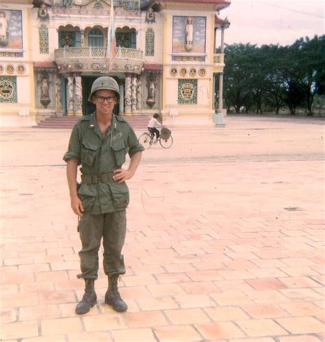 2nd Lieutenant Of The 196th Light Infantry Brigade 1966 Việt Nam Viết