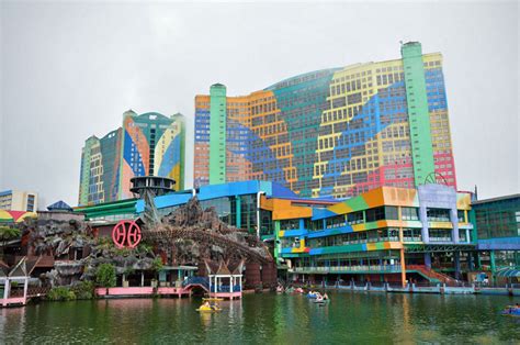 Genting highlands hotels with free parking. First World Hotel, the world largest hotel by room counts ...