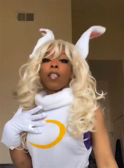 Black Cosplayers 👸🏿 In 2021 Black Cosplayers Anime Cosplay Makeup