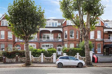 Queens Avenue Muswell Hill N10 3 Bed Apartment £550000
