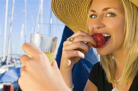 Hd Wallpaper Ripe Strawberries Strawberry Lemonade Girl Blonde