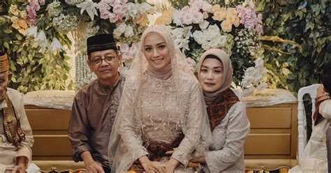 Bapa yang mengasihiku regina mp3 & mp4. Wahai Anak Perempuan, Jangan Lupa Berbakti Pada Ibu Bapa ...