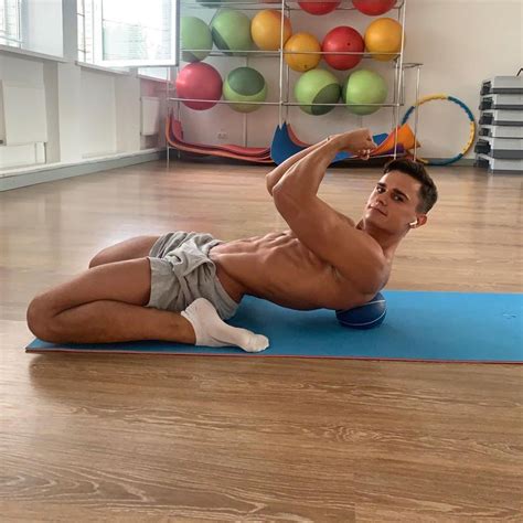 Pin By Tyler On Oleksandr Alex Kalinovskyi Ball Exercises Swim