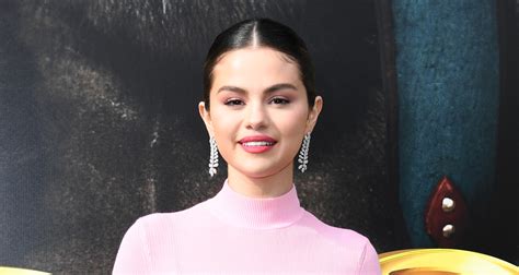 Полное имя — селена мари гомес (selena marie gomez). Selena Gomez Is Back To Blonde After 3 1/2 Years - See Her ...