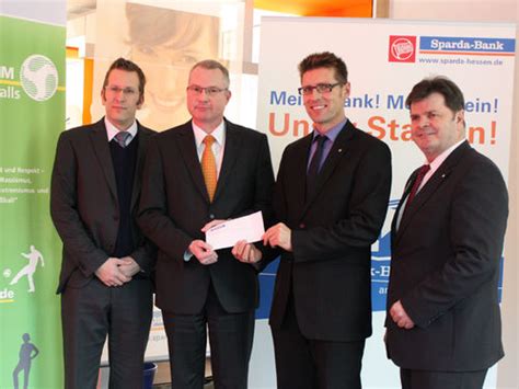 Wie bereits in den vergangenen jahren spendete die sparda bank e.g in friedberg dem förderverein der freiwilligen. Sparda-Bank Hessen ist für „Fair Play" | hfv-online.de
