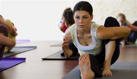 A traditional ashtanga yoga studio. Where to Take Yoga for Runners Classes in Philly This ...