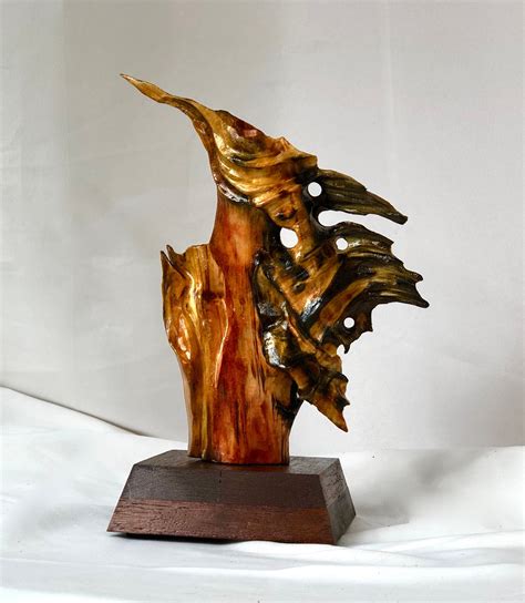 Kiwi Cedar Wood Sculpture 102