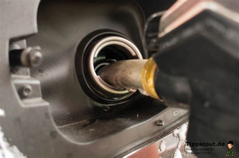 Getankt wird bei leerem tank. Auto tanken - so geht's richtig an der Tankstelle mit ...