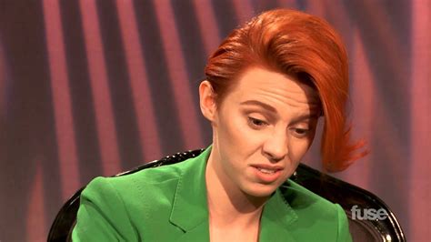 Cheveux de rêve styles cheveux longs longueur de la cheville public rue instagram. La Roux Grows Up On New Album "Trouble In Paradise" - YouTube