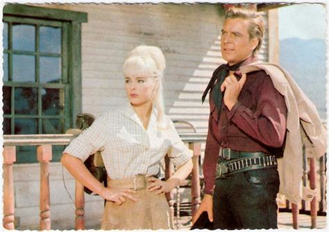 Born götz schulz in berlin on july 23, 1938, george was best known for his 32 appearances as kommissar horst schimanski on the pullman city winnetou games. Elke Sommer and Götz George in Unter Geiern | German ...