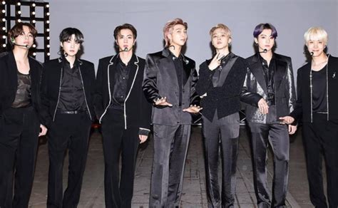 40 questions 40 questions questions. BTS y Butter se apoderan del escenario de los BBMAs 2021