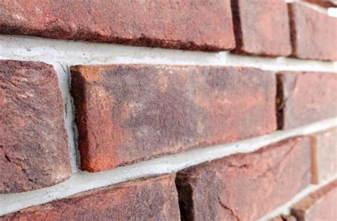 Die farben variieren klinkerwand rot, verblendsteine, backsteinwände innen, #riemchenwerk, steinwand. Klinkerriemchen Velvet | Klinkerriemchen, Klinker, Wdvs
