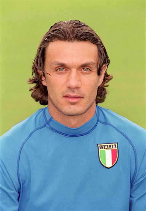 Der captain der italienischen nationalmannschaft paolo maldini hat sich im meisterschaftsspiel bei atalanta bergamo (1:1) eine bänderverletzung im knie zugezogen und wird zwei monate ausfallen. Paolo maldini 👌 fabio cannavaro 💪 alessandro nesta 👍 ...