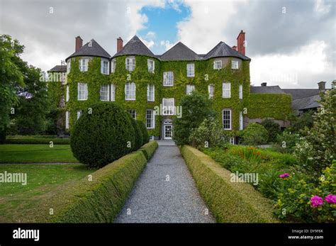 Ireland Kilkenny The Butler House And Garden Stock Photo Alamy