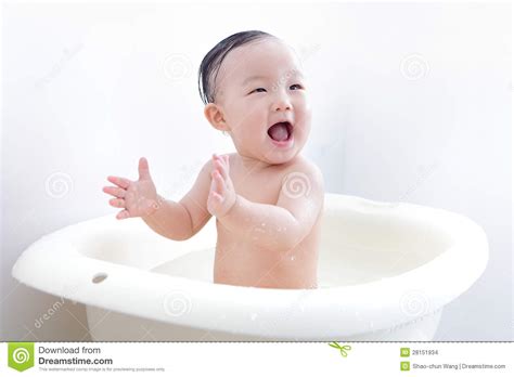 See more ideas about baby scrapbook, baby scrapbook pages, scrapbooking layouts baby. Baby Applaud While Taking Bath Stock Images - Image: 28151934