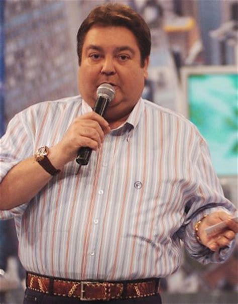 Começou sua carreira como repórter de campo na rádio jovem pan. Fausto Silva | Celebrities lists.