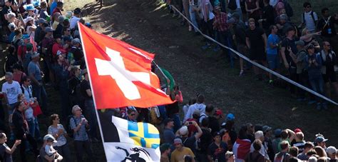 Mathias Flückiger wint shortrace in Leogang, Milan Vader derde