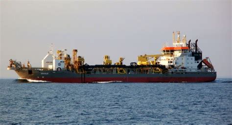 We operate in 75 countries and across six continents, with a versatile fleet of 1,000 vessels and floating equipment. Oranje — Фотография — Водный транспорт