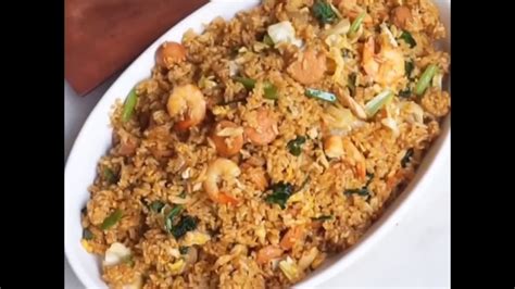 Nasi goreng memiliki banyak varian dan jenisnya menyesuaikan dengan bahan campurannya. Nasi Goreng Gila - YouTube