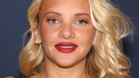 Sie reimt auf instagram unter ihren postings. Evelyn Burdecki | Promiflash.de