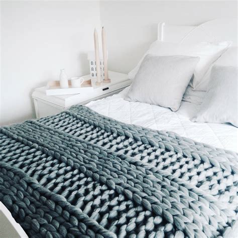 Cosy and snuggly, it is large enough for two or three if you include the cat or dog! diy knit kit chunky blanket 40' x 60' by wool couture ...