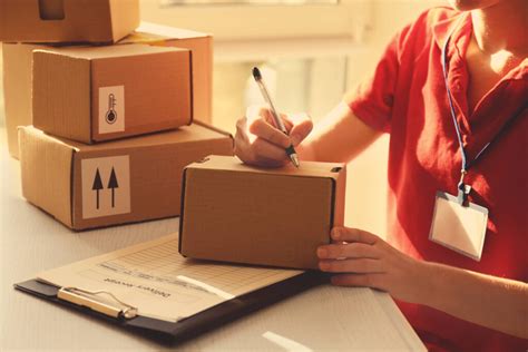 Conheça 6 benefícios do uso de caixas personalizadas em seu negócio