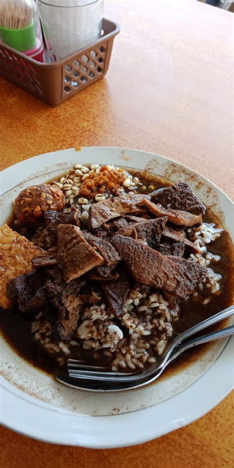 Download now ajengan bali sedapnya nasi campur dan bebek goreng ubud. Gambar Nasi Rawon ,Minum Es Campur : Nasi Rawon Stock ...