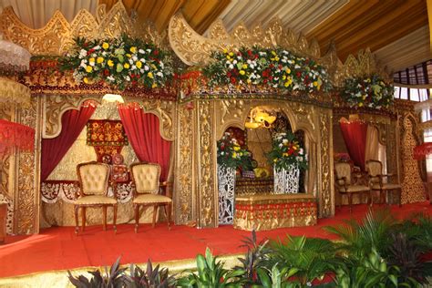 Maybe you would like to learn more about one of these? Dekorasi Pelaminan Adat - Putri Wedding