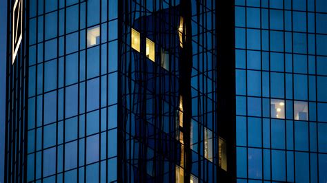 Norrestad , nov 9, 2020. Deutsche Bank makes profit on cost cuts, trading income ...