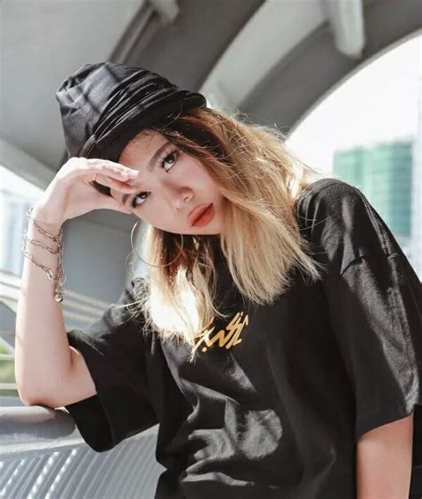 Điểm chuẩn đại học sẽ tăng bao nhiêu? TLinh là ai?🥇Sinh năm bao nhiêu? Chiều cao, Profile wiki ...
