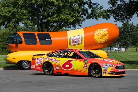 Sponsored paint schemes in nascar have become such a big part that a driver might have several different paint schemes on their vehicles throughout the season, usually for the bigger races like the daytona 500 and special events like holidays or anniversaries. 2018 Darlington throwback paint schemes | Official Site Of ...