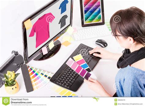 Grafikdesigner Bei Der Arbeit Farbproben Stockbild Bild Von Muster