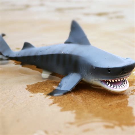 Wholesale Brand Oenux Sea Life Savage Megalodon Whale Shark Model
