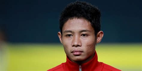 Evan dimas darmono (born 13 march 1995) is an indonesian professional footballer who currently plays for bhayangkara surabaya united as a midfielder. Evan Dimas Ngampus di Universitas Negeri Yogyakarta