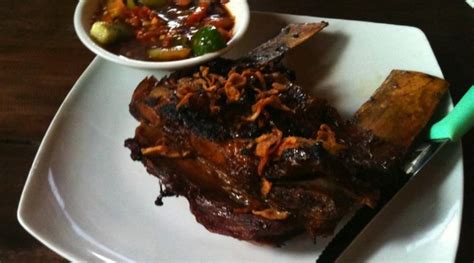 750 gram iga sapi, potong 12 cm. Bumbu Iga Penyet - Sedang
