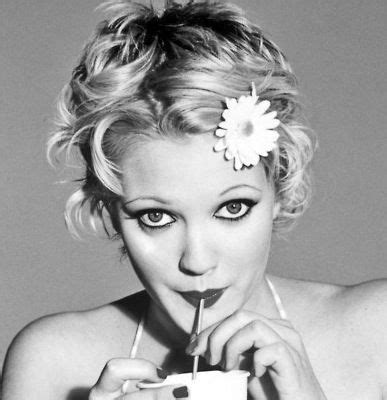 A classic on the lookout design that caters to diamonds, squares and circles. Pin by Lindsey Ayres on Hairs | Drew barrymore, Short hair ...