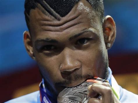 The famous athlete, who finished third with a time of 44.08 seconds, had a tough childhood, according to reports. Anthony Zambrano plata en el Mundial, tercer mejor deportista del 2019 EL TIEMPO - Ciclo ...
