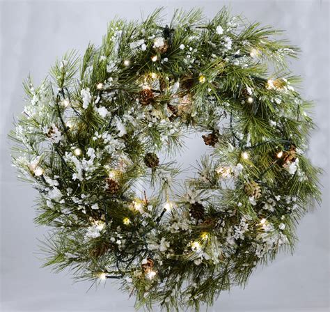 10 Best Christmas Wreaths To Deck Out Your Front Door This Winter