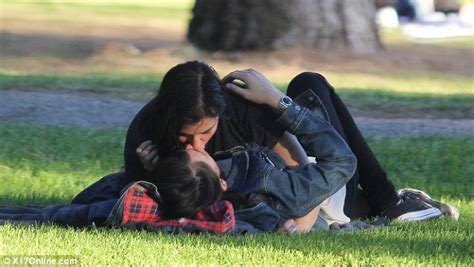 Argo Star Clea Duvall Shares A Lesbian Kiss With Female Friend During A