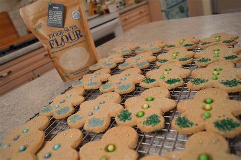 Wonderful collection of tested christmas baking recipes with over 80 demonstration videos perfect for your christmas entertaining. Gluten Free Holiday Tiger Nut Shortbread Cookies + Video | The 'How to Cook' Blog - Cooking with ...