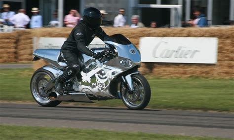 We've not included motorcycles that have a lot of modification like dodge tomahawk. Top 10 Fastest Bikes In The World 2020