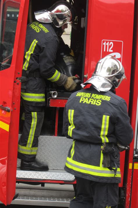 French Firemen Sapeurs Pompiers Pompier Sapeur Pompier Sapeur