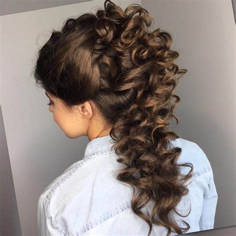 20 Curly Hairstyles For Prom Get Ready For Your Prom Night