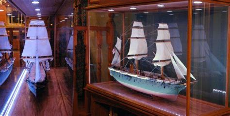 Large Ship Model Display Case With Led Lighting Ship Model Display